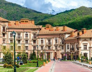 Комплекс апартаментов "Красная поляна" (бывш. "Горки Город")