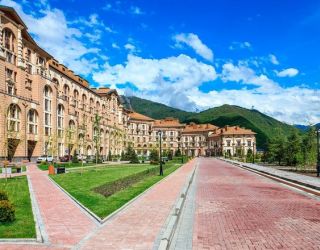 Комплекс апартаментов "Красная поляна" (бывш. "Горки Город")