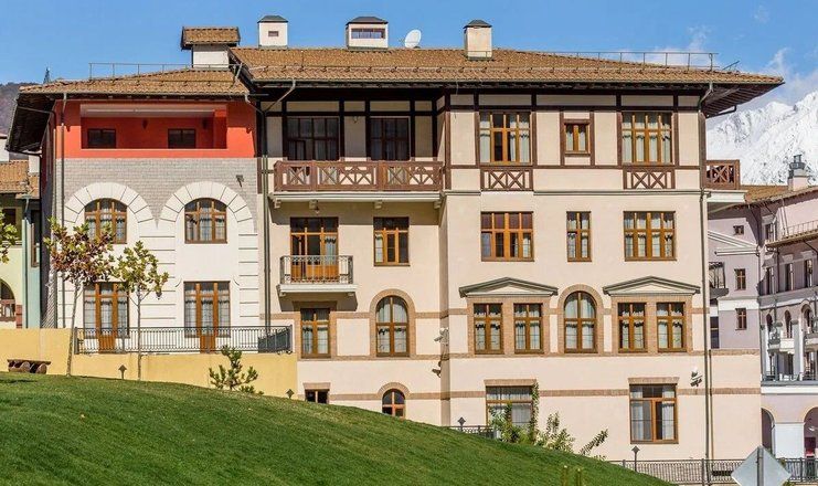 Комплекс апартаментов "Красная поляна" (бывш. "Горки Город")